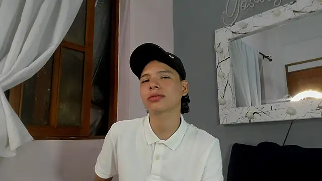 Snapshot of camillo_virgil chatting on September 21, 11:01 am camillo virgil online show from September 21, 11:01 am