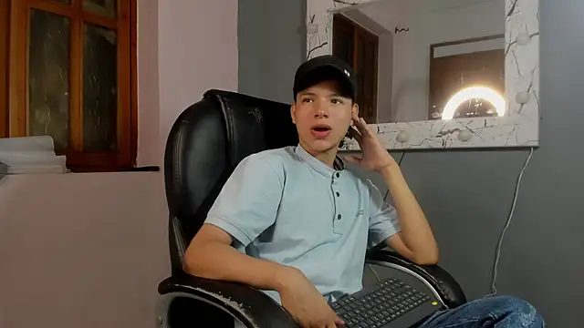 Snapshot of camillo_virgil chatting on September 27, 10:53 am camillo virgil online show from September 27, 10:53 am