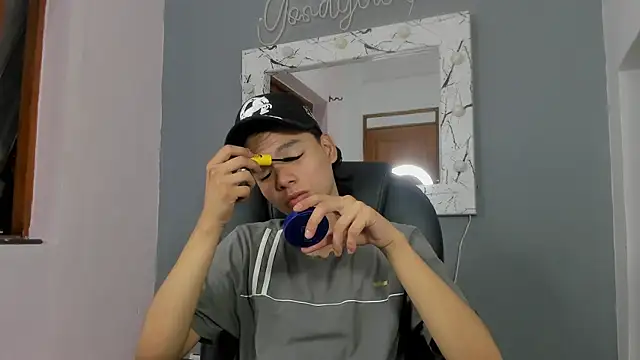 Snapshot of camillo_virgil chatting on October 3, 10:56 am camillo virgil online show from October 3, 10:56 am