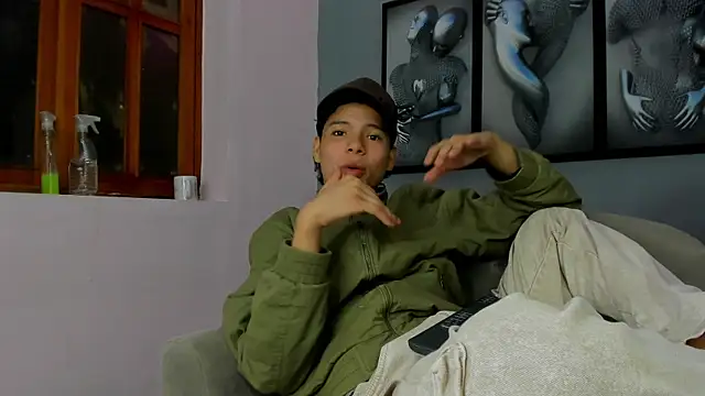 Snapshot of camillo_virgil chatting on October 12, 10:58 am camillo virgil online show from October 12, 10:58 am