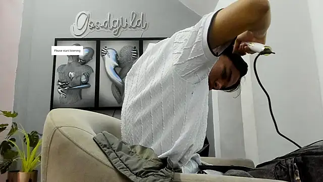 Snapshot of camillo_virgil chatting on October 20, 10:38 am camillo virgil online show from October 20, 10:38 am