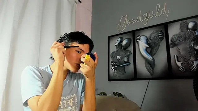 Snapshot of camillo_virgil chatting on October 21, 11:00 am camillo virgil online show from October 21, 11:00 am