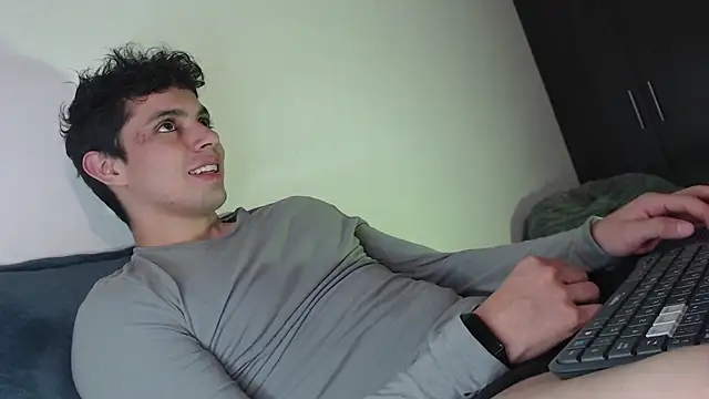 yourfavoriteboy   online show from September 23, 10:46 pm