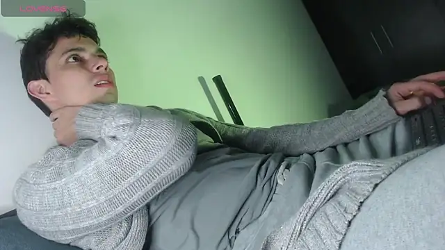 yourfavoriteboy   online show from October 7, 11:13 pm