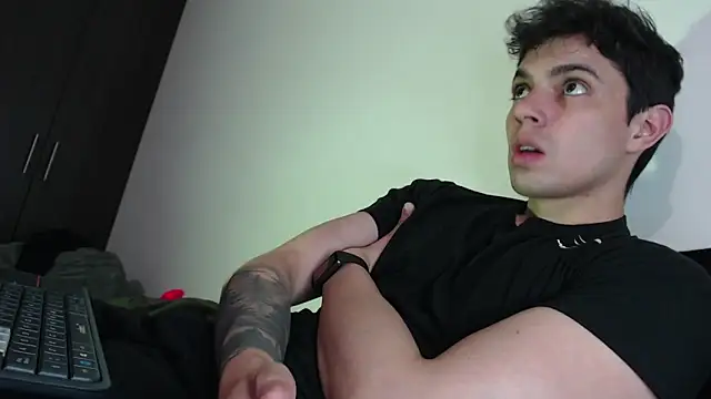 yourfavoriteboy   online show from December 5, 12:19 am