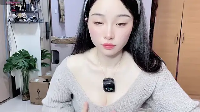 Y2Luvk online show from February 5, 1:05 pm