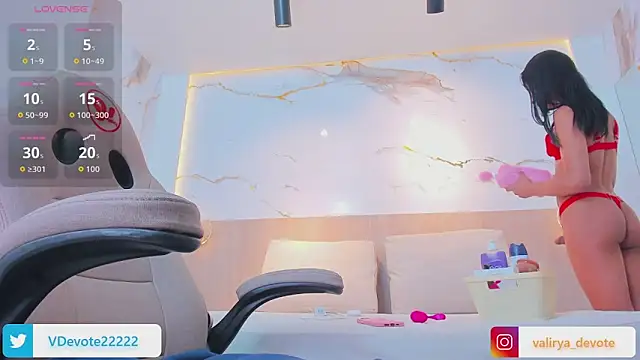 valirya devote online show from September 24, 3:32 am