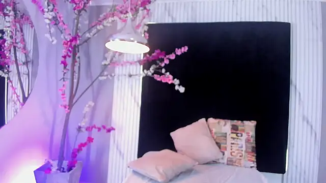 MONIK FOX CR online show from October 30, 7:25 pm