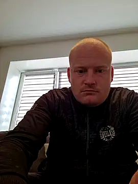 Snapshot of svenni2525 chatting on September 28, 3:28 pm svenni2525 online show from September 28, 3:28 pm