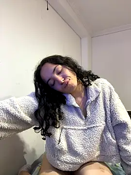 aliceclair  online show from October 12, 6:01 am
