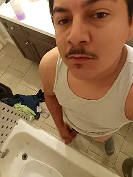 Snapshot of Biglou97 chatting on February 14, 12:57 pm Biglou97 online show from February 14, 12:57 pm