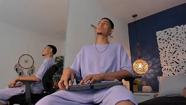 Adonis WB online show from October 10, 9:47 pm