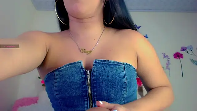 Snapshot of Eemily_- chatting on October 13, 6:02 am Eemily - online show from October 13, 6:02 am