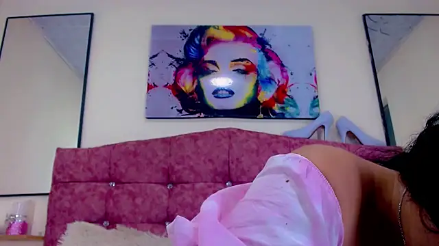 Snapshot of Eemily_- chatting on October 29, 6:15 am Eemily - online show from October 29, 6:15 am