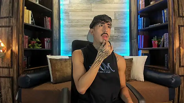 Donovan Desmond online show from October 9, 7:56 pm