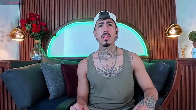 Donovan Desmond online show from November 21, 8:18 pm