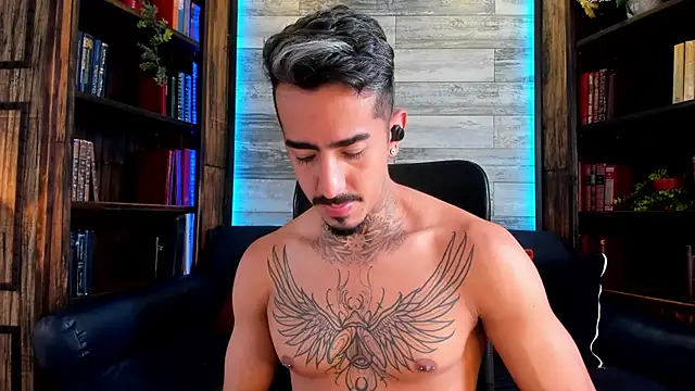 Donovan Desmond online show from December 2, 8:15 pm