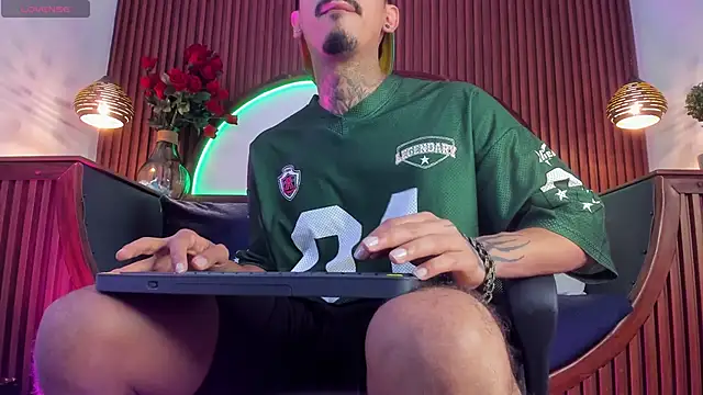 Donovan Desmond online show from January 10, 4:14 am