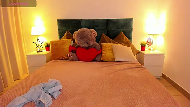 mishapallmer online show from October 11, 1:16 am