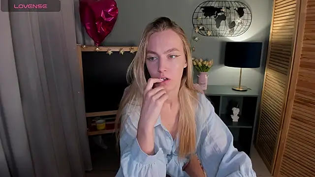 mishapallmer online show from October 14, 1:39 am