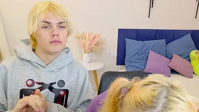 Bonnie And C1yde online show from October 1, 5:08 pm