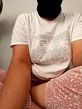 Snapshot of ezgi2545 chatting on September 20, 10:27 am ezgi2545 online show from September 20, 10:27 am