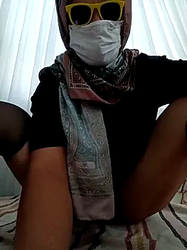 Snapshot of ezgi2545 chatting on September 23, 1:14 pm ezgi2545 online show from September 23, 1:14 pm