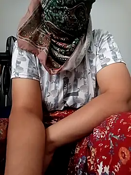 Snapshot of ezgi2545 chatting on October 11, 5:28 am ezgi2545 online show from October 11, 5:28 am