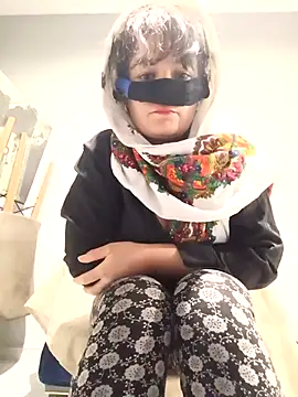 Snapshot of ezgi2545 chatting on October 15, 7:25 pm ezgi2545 online show from October 15, 7:25 pm