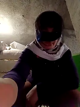 Snapshot of ezgi2545 chatting on October 17, 6:10 pm ezgi2545 online show from October 17, 6:10 pm