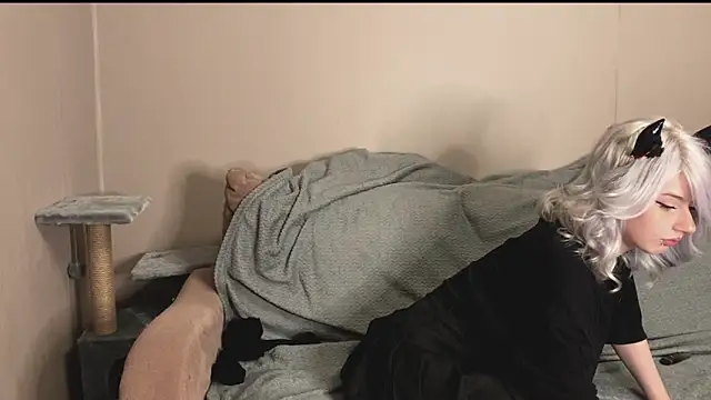 snowy lisa online show from October 23, 12:48 pm