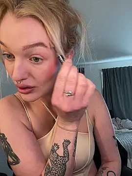 Snapshot of lovecassyrose chatting on January 11, 12:10 pm lovecassyrose online show from January 11, 12:10 pm