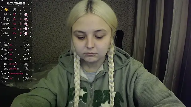 Snapshot of vendymories chatting on September 23, 8:12 pm vendymories online show from September 23, 8:12 pm