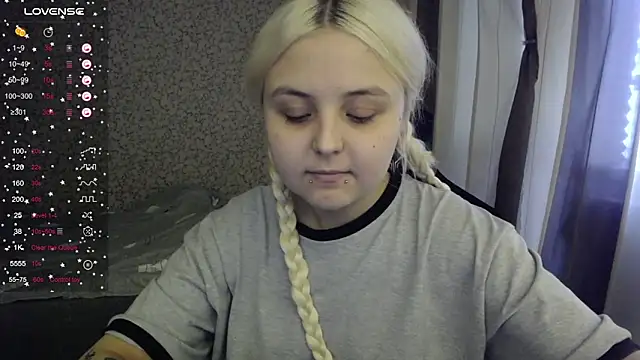 Snapshot of vendymories chatting on September 28, 9:36 am vendymories online show from September 28, 9:36 am