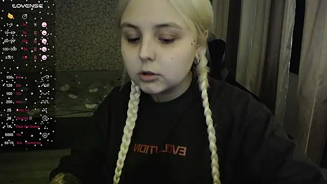 Snapshot of vendymories chatting on September 30, 3:06 pm vendymories online show from September 30, 3:06 pm