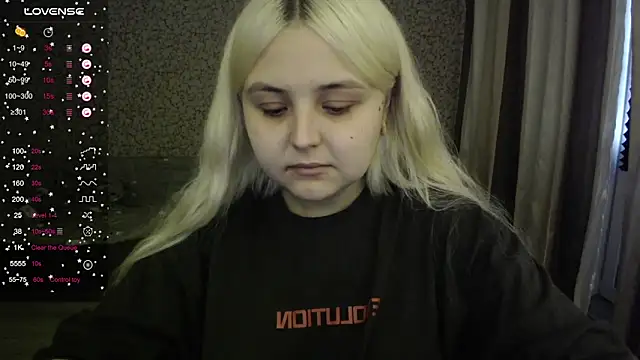 Snapshot of vendymories chatting on October 7, 11:29 am vendymories online show from October 7, 11:29 am