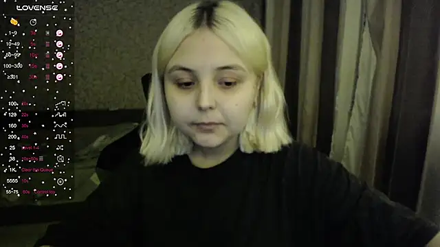 Snapshot of vendymories chatting on October 17, 11:18 pm vendymories online show from October 17, 11:18 pm