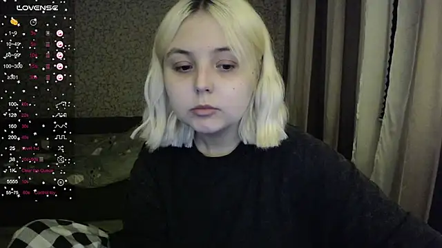 Snapshot of vendymories chatting on October 18, 11:38 pm vendymories online show from October 18, 11:38 pm