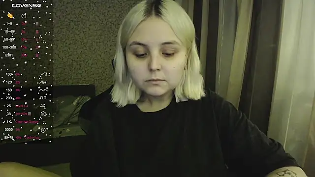 Snapshot of vendymories chatting on October 28, 12:03 am vendymories online show from October 28, 12:03 am