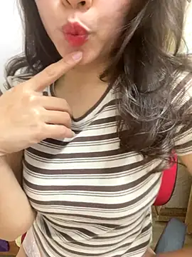 Snapshot of anna_sexy69 chatting on December 15, 6:17 am anna sexy69 online show from December 15, 6:17 am