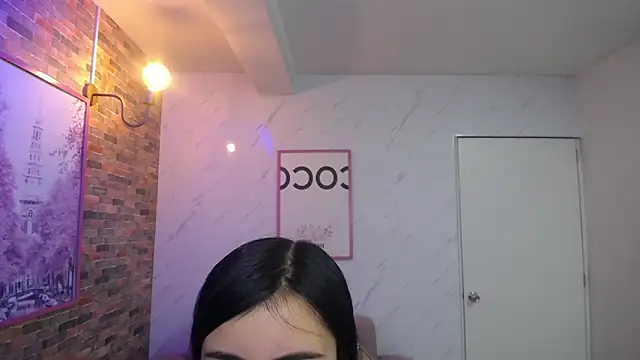 Snapshot of Eilyn_love_b chatting on September 27, 12:43 pm Eilyn love b online show from September 27, 12:43 pm