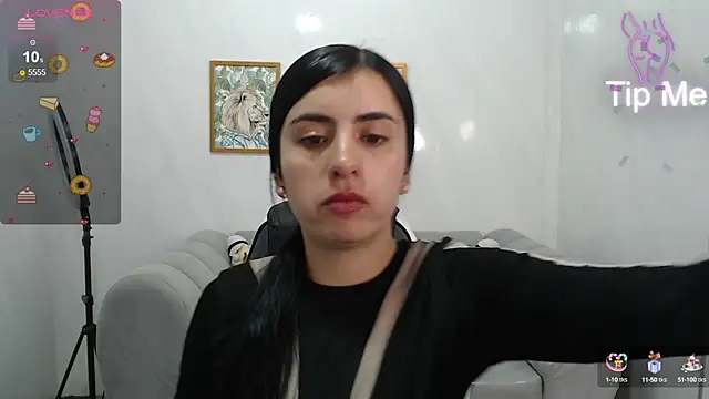 Snapshot of Eilyn_love_b chatting on October 4, 1:09 pm Eilyn love b online show from October 4, 1:09 pm