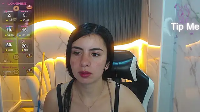 Snapshot of Eilyn_love_b chatting on October 10, 12:48 pm Eilyn love b online show from October 10, 12:48 pm