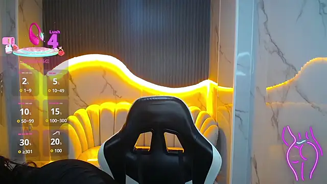 Snapshot of Eilyn_love_b chatting on October 15, 12:49 pm Eilyn love b online show from October 15, 12:49 pm