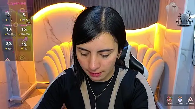 Snapshot of Eilyn_love_b chatting on October 28, 1:03 pm Eilyn love b online show from October 28, 1:03 pm