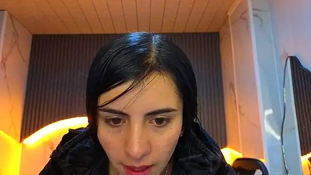 Snapshot of Eilyn_love_b chatting on October 29, 12:40 pm Eilyn love b online show from October 29, 12:40 pm