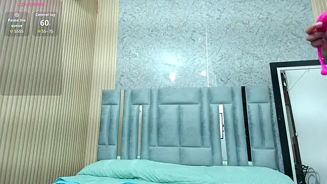 shyblacksweetiee online show from February 15, 8:05 pm