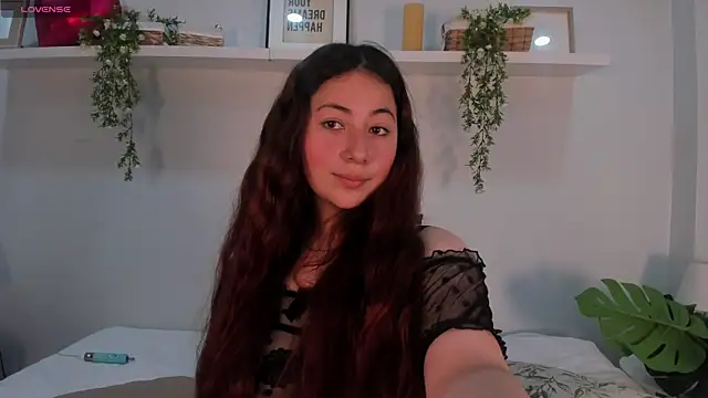 Nicolle Evanss  online show from May 19, 4:41 am