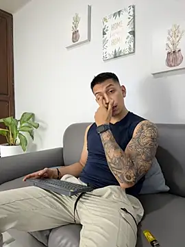 Snapshot of blackbullger_ chatting on September 30, 11:48 am blackbullger online show from September 30, 11:48 am