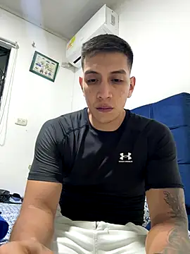 Snapshot of blackbullger_ chatting on October 15, 11:38 pm blackbullger online show from October 15, 11:38 pm